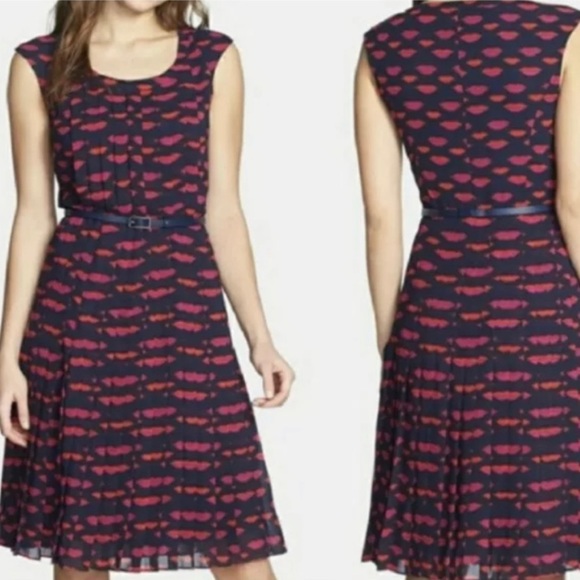 HALOGEN NORDSTROM Women’s Lips Kiss Pattern Cap Sleeve Pleated Dress Size 14p - Picture 1 of 6